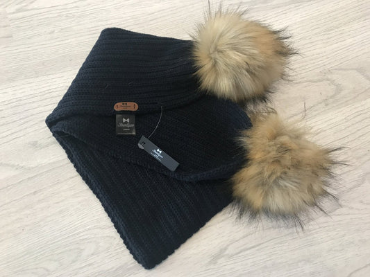 Ribbed Pom Pom Scarf