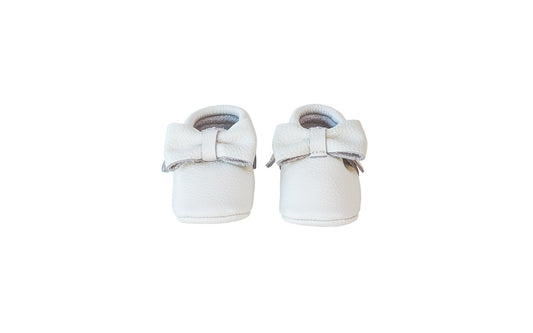 'Snow White'- Bow Moccasins